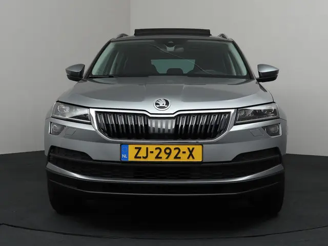 Škoda Karoq 1.0 TSI Style Business 2019 Benzine 32