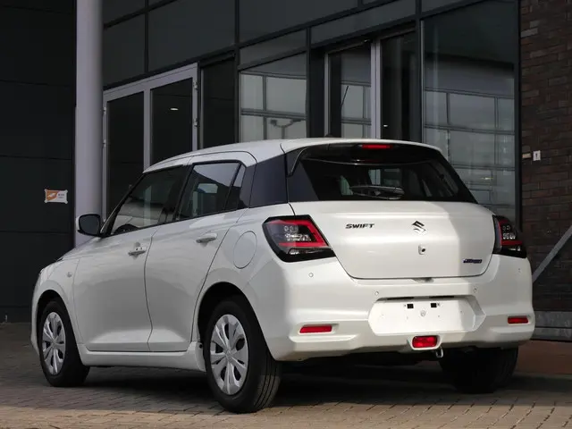 Suzuki Swift 1.2 Comfort Smart Hybrid 2025 Benzine 12