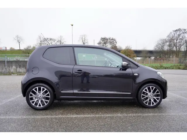 Volkswagen up! 1.0 high up! BlueMotion 2012 Benzine 2