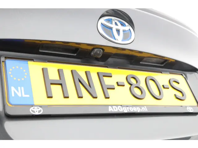 Toyota C-HR 2.0 Hybrid Dynamic 2021 Hybride Benzine 37