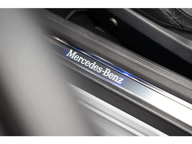 Mercedes-Benz CLE Cabriolet 200 AMG Line 2024 Benzine 10