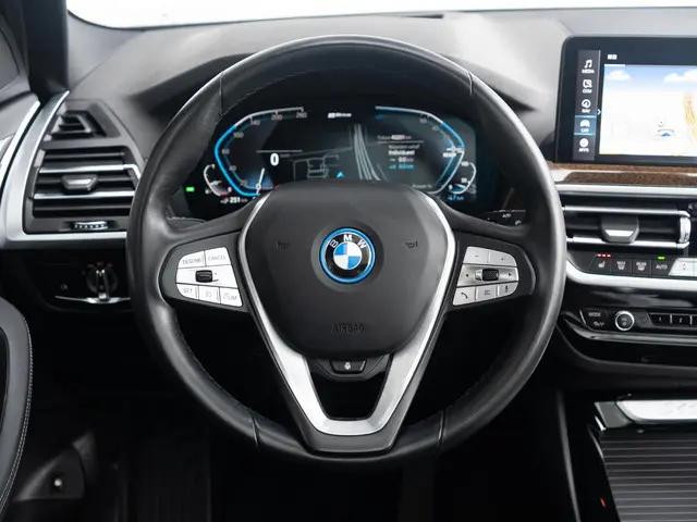 BMW X3 xDrive30e 2022 Hybride Benzine 8