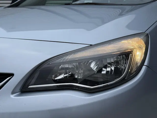 Opel Astra Sports Tourer 1.4 Turbo Sport + 2015 Benzine 32