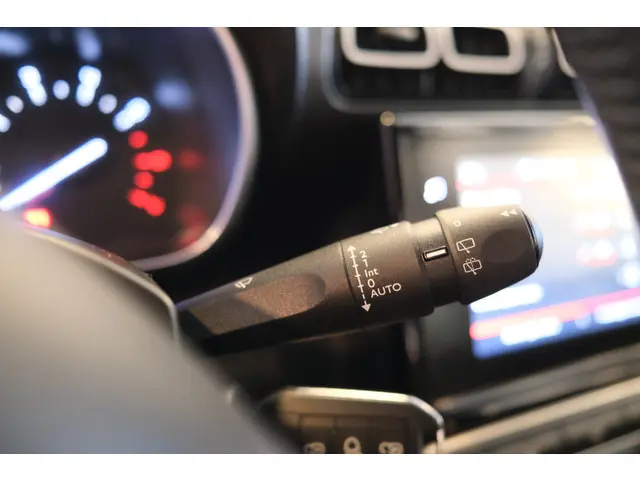 Citroën C3 Aircross PT 110 Shine 2019 Benzine 28