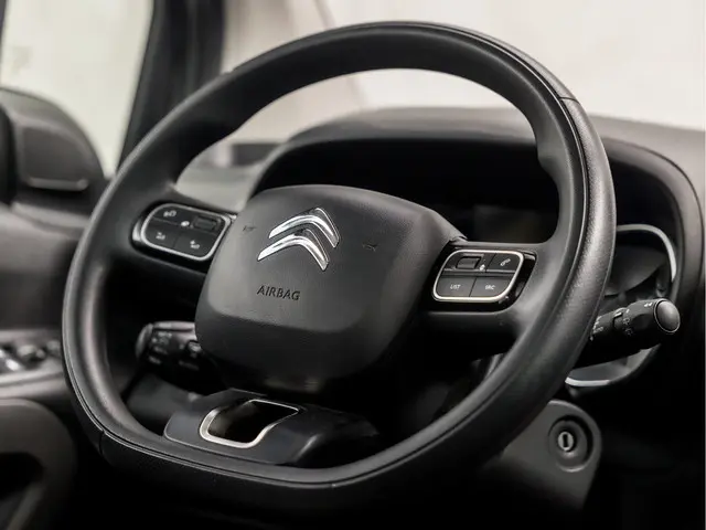 Citroën Berlingo 1.2 PureTech Shine 2018 Benzine 18