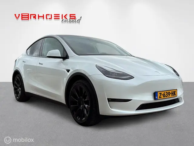 Tesla Model Y 3