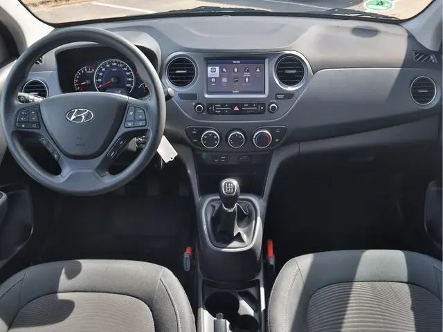 Hyundai i10 1.0i Comfort 2019 Benzine 6