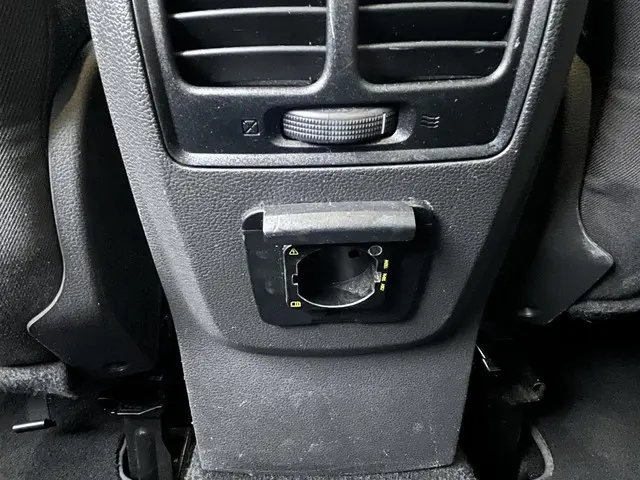 Ford C-MAX 1.0 Titanium 2017 Benzine 17