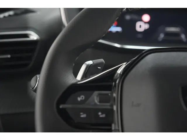 Peugeot 2008 PureTech 130 EAT8 GT 2024 Benzine 36