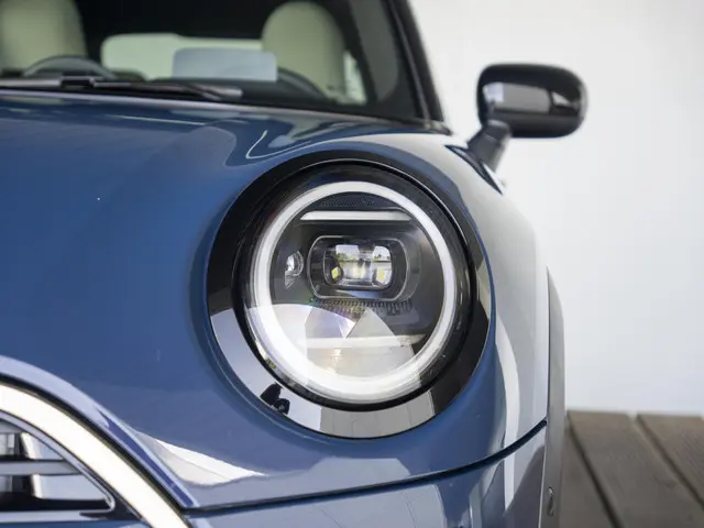 MINI 5-Deurs C 2025 Benzine 50