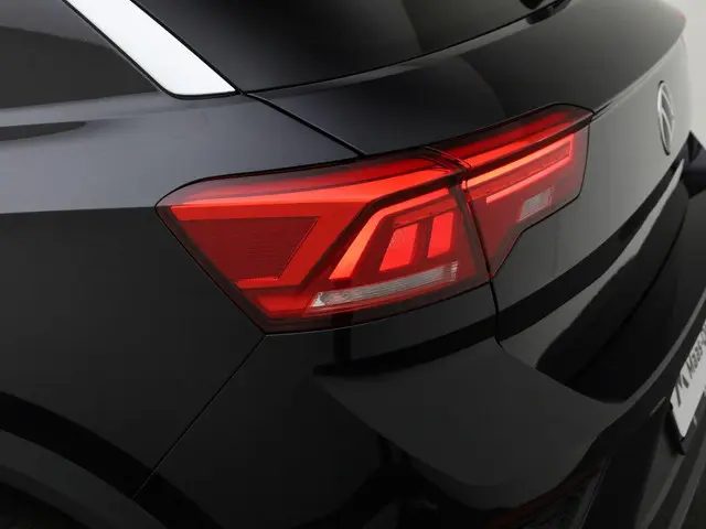 Volkswagen T-Roc 1.5TSI/150PK Active DSG 2022 Benzine 29