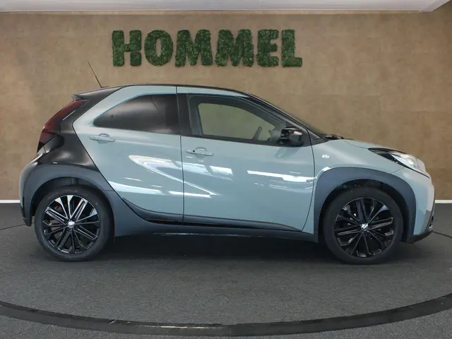 Toyota Aygo X 1.0 VVT-i S-CVT Premium 2024 Benzine 10