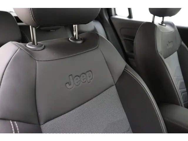 Jeep Avenger 1.2 Altitude 2024 Benzine 17