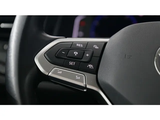 Volkswagen Polo 1.0 TSI 95pk Life Business 2024 Benzine 21