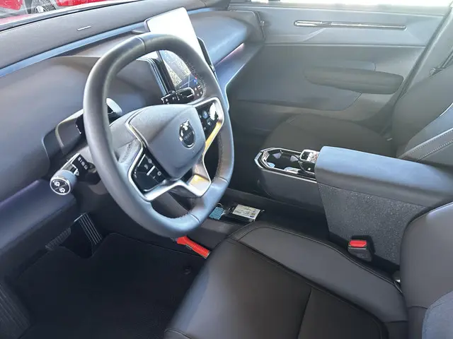 Volvo EX30 Single Motor Plus 51 kWh 2024 Elektrisch 2
