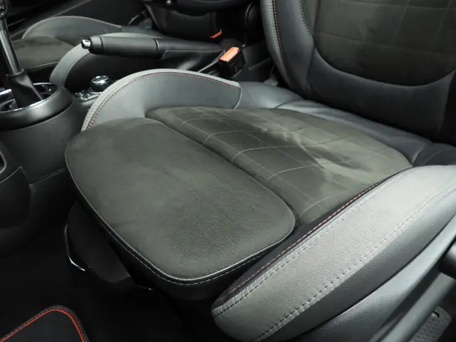 MINI 3-Deurs John Cooper Works 2021 Benzine 21
