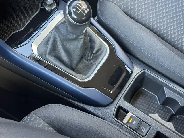 Volkswagen T-Roc 1.0 TSI UNITED 110 pK 2021 Benzine 19