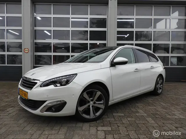 Peugeot 308 SW 1.2 e-THP Première 2014 Benzine