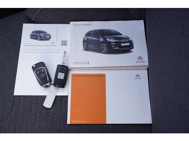 Citroën C3 1.2 PureTech Exclusive 2016 Benzine 44