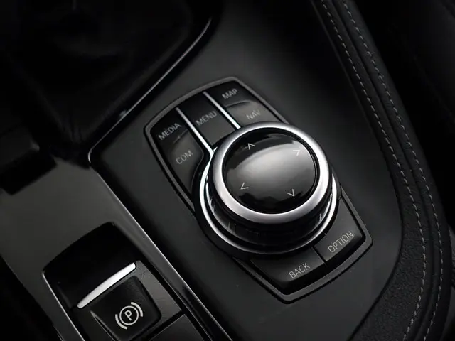 BMW X1 sDrive18i M Sport Aut- 2017 Benzine 14