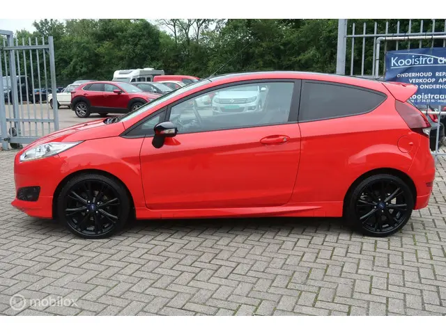 Ford Fiesta 1.0 EcoBoost Red Edition 140PK 2016 Benzine 2