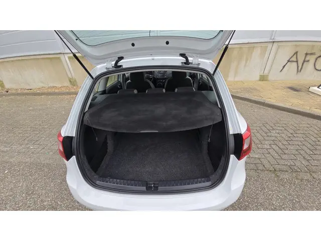 SEAT Ibiza ST 1.0 EcoTSI Style Connect 2015 Benzine 36