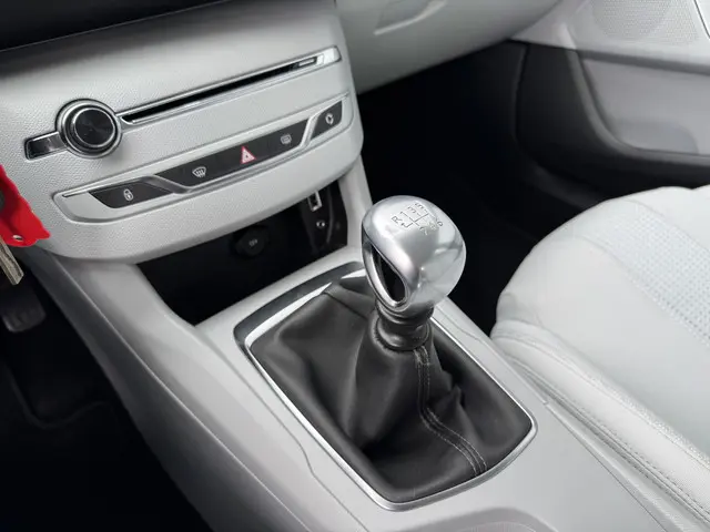 Peugeot 308 1.6 THP Active 2013 Benzine 34