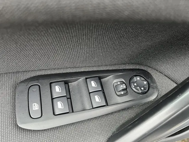 Peugeot 308 1.2 PureTech Allure 2019 Benzine 26