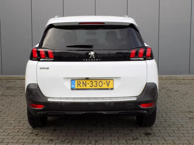 Peugeot 5008 1.2 PureTech Blue Lease Premium 2018 Benzine 7
