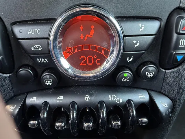 MINI Cooper Cabrio 1.6 Highgate 2015 Benzine 28