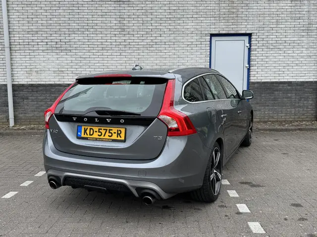Volvo V60 1.5 T3 R-Design 2016 Benzine 6