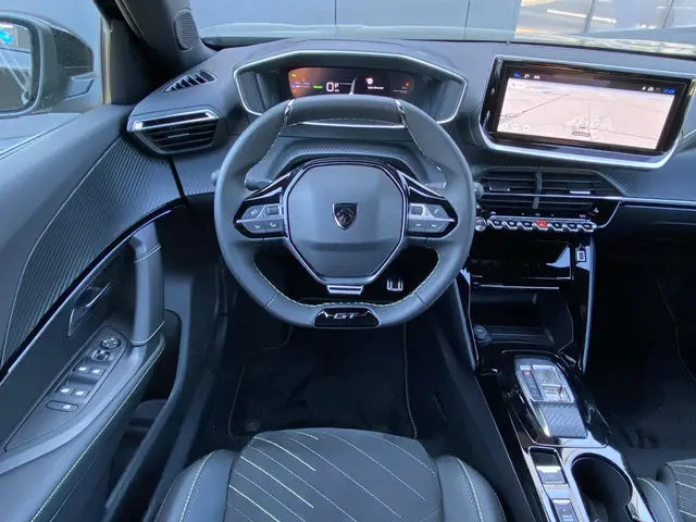 Peugeot e-2008 EV GT Avantage 54 kWh 2025 Elektrisch 8