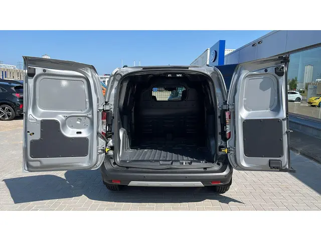 Ford Transit Courier 1.5 EcoBlue Active 2024 Diesel 33