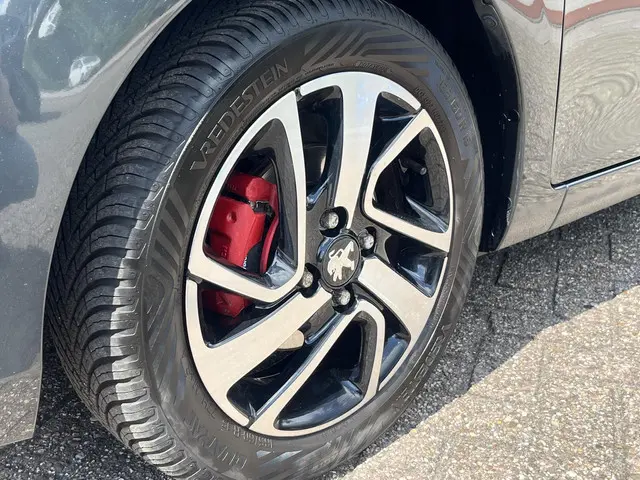 Peugeot 108 1.0 e-VTi Allure 2018 Benzine 9