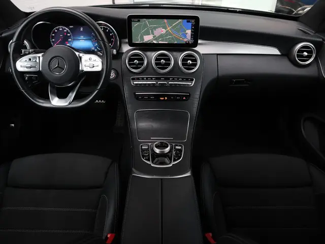 Mercedes-Benz C-Klasse Coupé C 180 2020 Benzine 9