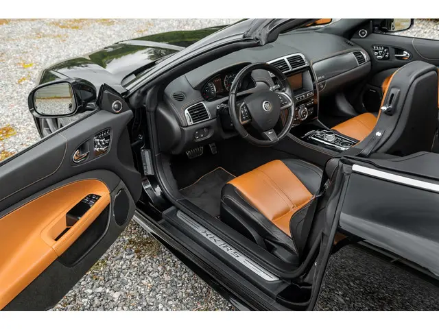 Jaguar XK XKR 5.0 V8 XKR-S Convertible 2012 Benzine 5