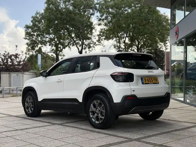 Jeep Avenger Longitude 54 kWh 2024 Elektrisch 4