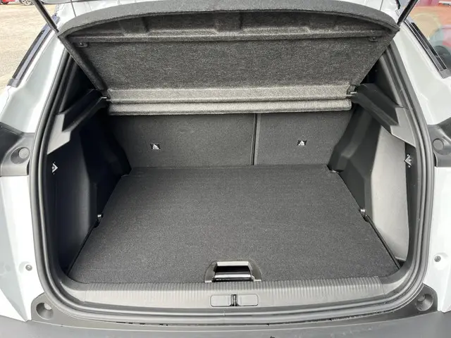 Peugeot 2008 1.2 Hybrid 145 PK GT 2025 Hybride Benzine 22