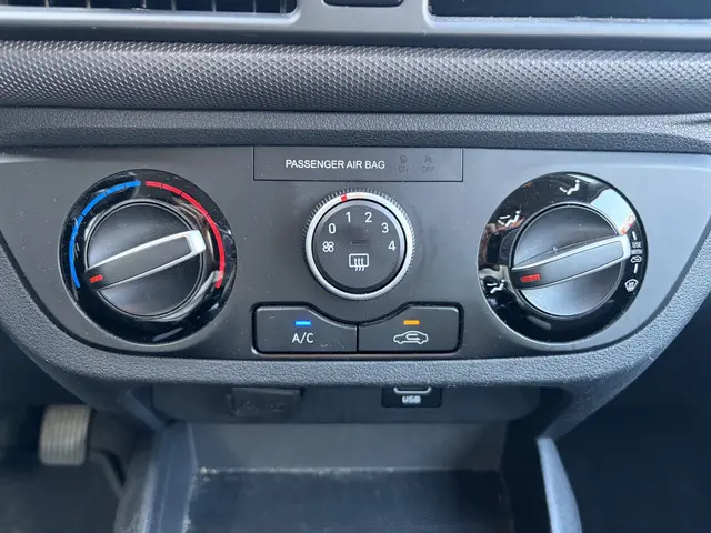 Hyundai i10 1.0 Comfort 2020 Benzine 17