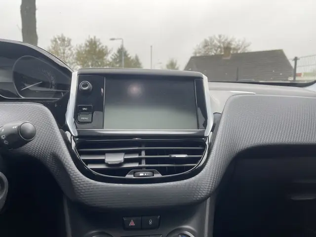 Peugeot 2008 1.2 PureTech Blue Lion 2016 Benzine 9
