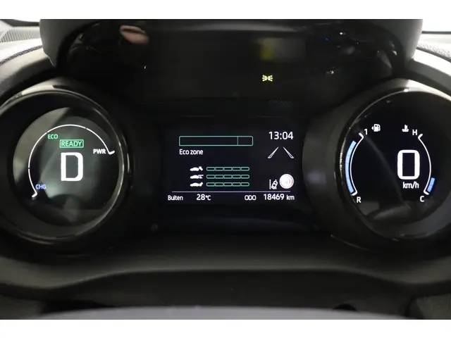 Toyota Yaris 1.5 Hybrid Executive, 2020 Hybride Benzine 20