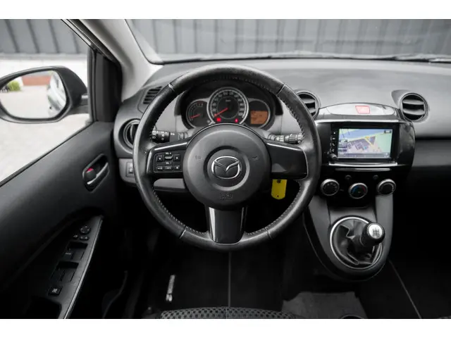Mazda 2 1.3 TS Plus*Naviagtie*Stoelverwarming* 2014 Benzine 11