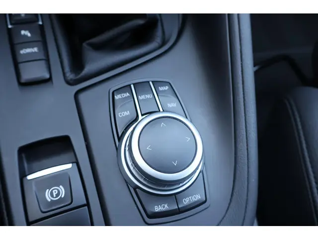 BMW X1 xDrive25e Executive 2021 Hybride Benzine 21