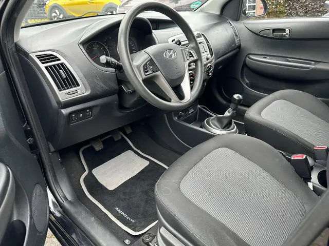 Hyundai i20 1.2i i-Drive. Airco. 5-Deurs. 2012 Benzine 7