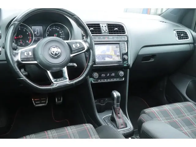 Volkswagen Polo 1.8 TSI GTI - PANO / DSG / NAVI / VOL! 2015 Benzine 8