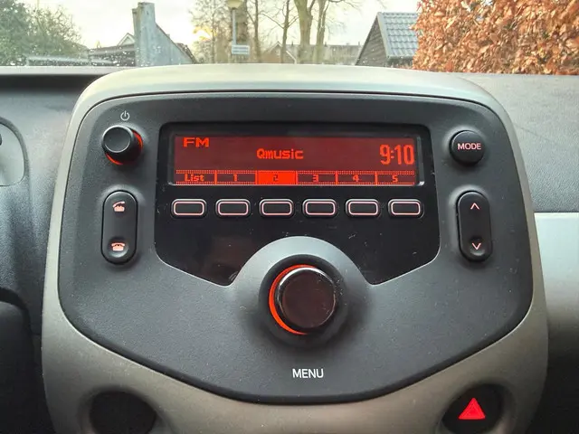 Peugeot 108 1.0 e-VTi Airco I Bluetooth 2018 Benzine 10