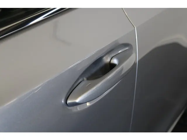 Lexus ES 300h Business Line 2024 Hybride Benzine 6