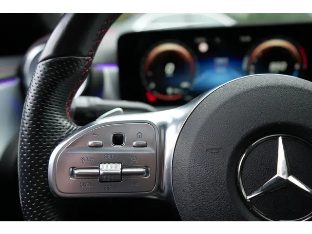 Mercedes-Benz CLA 250 e MAGNO AMG 2022 Hybride Benzine 15