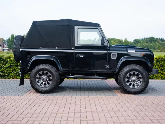 Land Rover Defender 2.2 D Soft Top 90" E 2014 Diesel 60