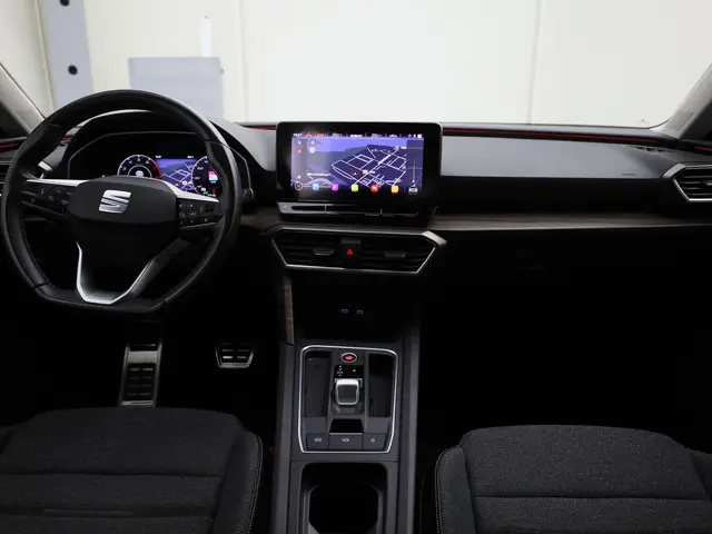 SEAT Leon 1.5eTSI/150PK Excellence DSG 2021 Benzine 4